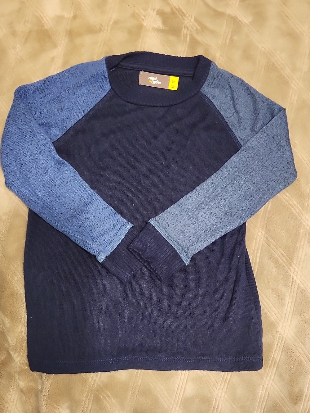 Genuine Kids by OshKosh Navy Crewneck Raglan Sweater - Blue Sleeves